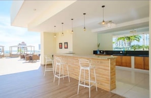 Bar (on property) - Fabulous 2-bedroom apartment in Bella Vista, Santo Domingo (Santo Domingo)