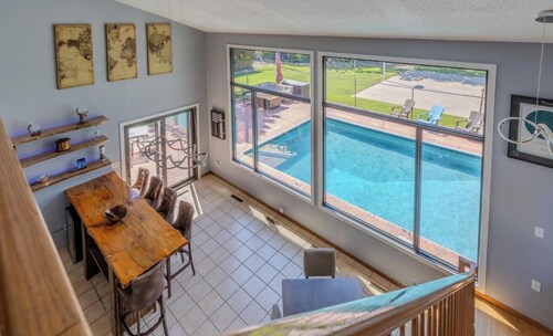 The Bismarck Retreat  Pool • Basketball Court • Sleeps 11