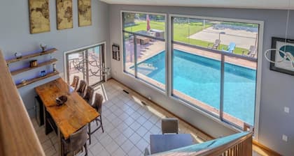 The Bismarck Retreat Pool • Basketball Court • Sleeps 11