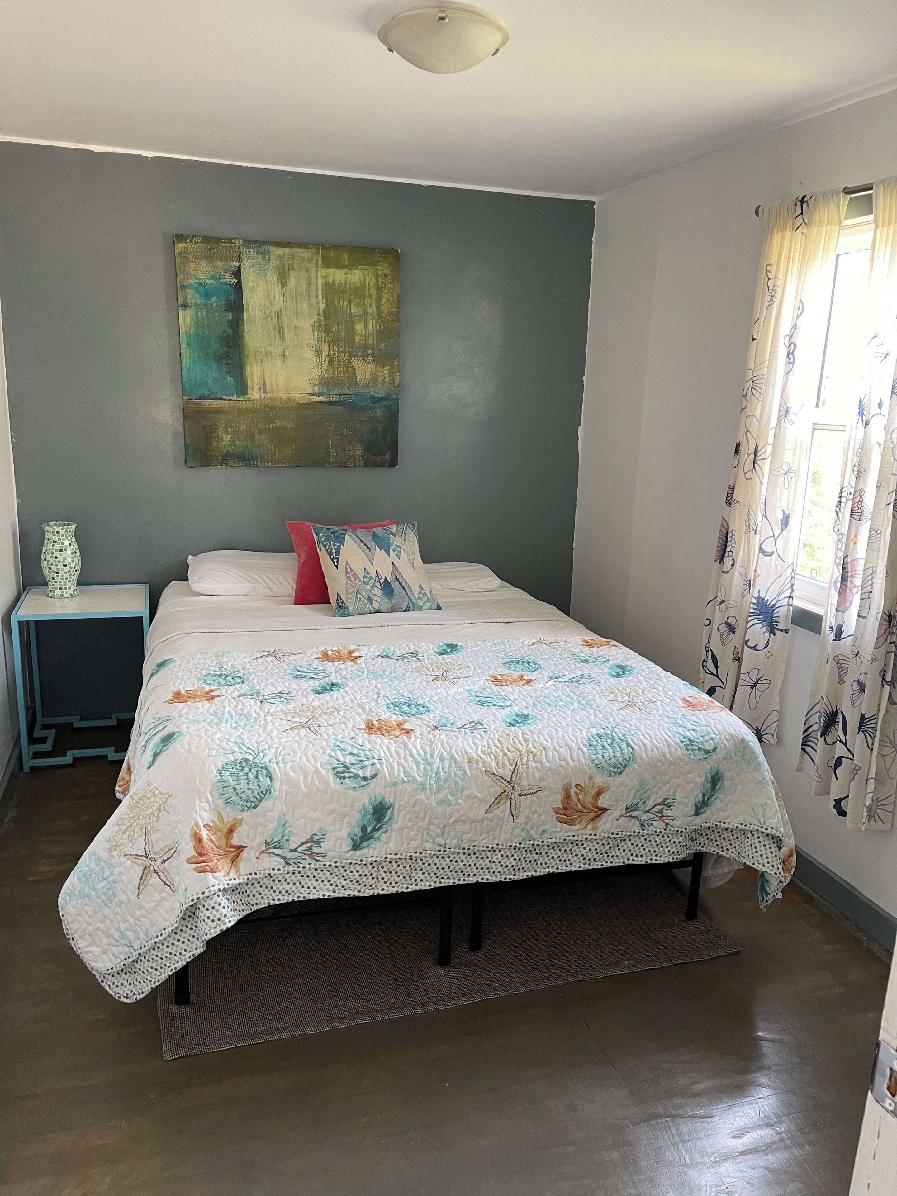 2 bedrooms, bed sheets