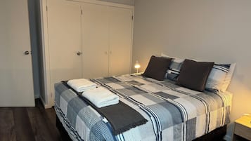 2 bedrooms, iron/ironing board, free WiFi, bed sheets
