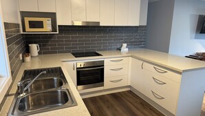 Unclassified image, 3 of 16, button - 2 Bedroom Apartment located in the heart of Ulladulla. (Ulladulla)