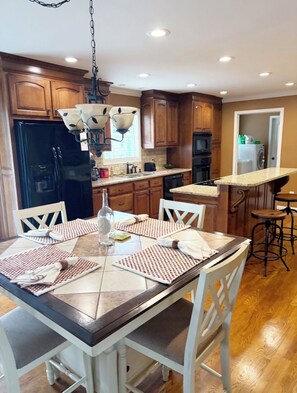 Dining - Beautiful property on Logan Martin Lake (Pell City)