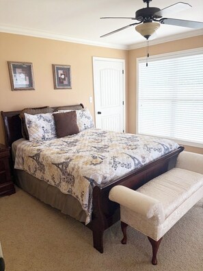 2 bedrooms, iron/ironing board, free WiFi, bed sheets - Beautiful property on Logan Martin Lake (Pell City)