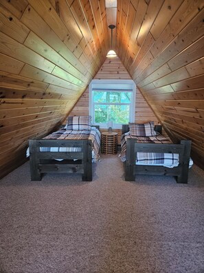 Room - Cozy Diamond Lake Cabin Getaway (Atwater)