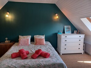 Room - Vrbo Property (Plévenon)