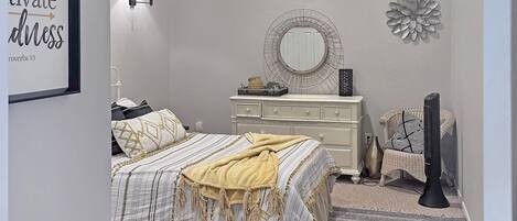 3 bedrooms, iron/ironing board, Internet, bed sheets