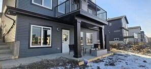 Exterior - Luxury Pondview Stay | 2 Private Suites | Sleeps 8 | Near YEG Airport (Nisku)