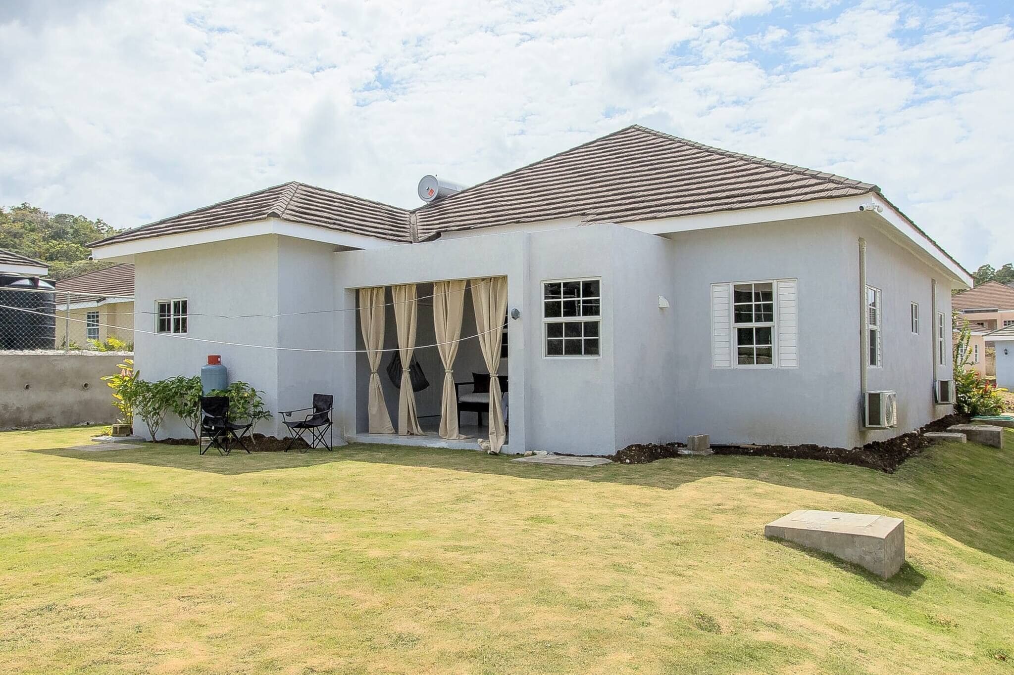House, 2 Bedrooms, Balcony | Exterior