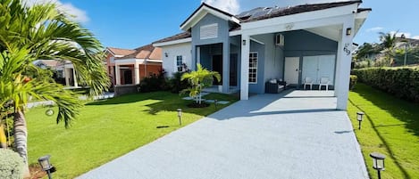 House, 2 Bedrooms, Balcony | Exterior