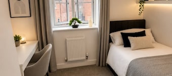 Cozy Peaceful Perfect for Professionals, NHSstaff & Care Workers with Breakfast