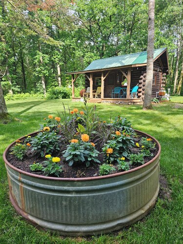 Secluded Cabin Retreat w/ Fire Pit Near Itasca