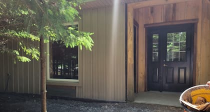 Calming, peaceful Port Stanley Retreat surrounded by Spruce trees
