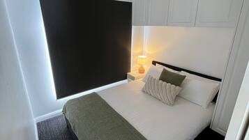 3 chambres, fer et planche à repasser, draps fournis