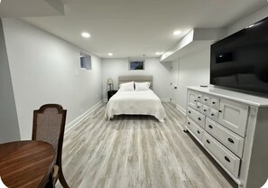 Room - Welcoming 1-bedroom studio in charming Bethesda (Bethesda)