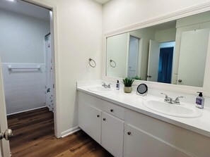 Bathroom - Marblehead Executive Retreat (Jackson)