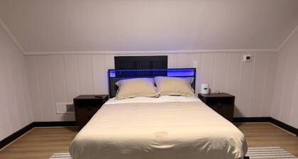 Waterfront Home Near Virginia Beach -Sleeps 16+