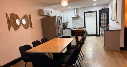 Waterfront Home Near Virginia Beach -Sleeps 16+