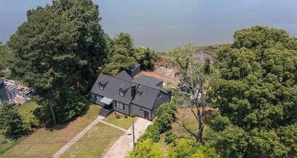 Waterfront Home Near Virginia Beach -Sleeps 16+