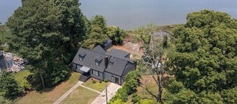 Waterfront Home Near Virginia Beach -Sleeps 16+
