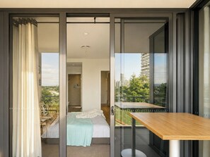 Room - Bright Surfers Paradise Beachside Retreat (Surfers Paradise)