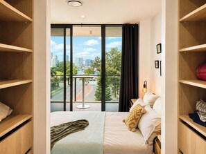 Room - Bright Surfers Paradise Beachside Retreat (Surfers Paradise)