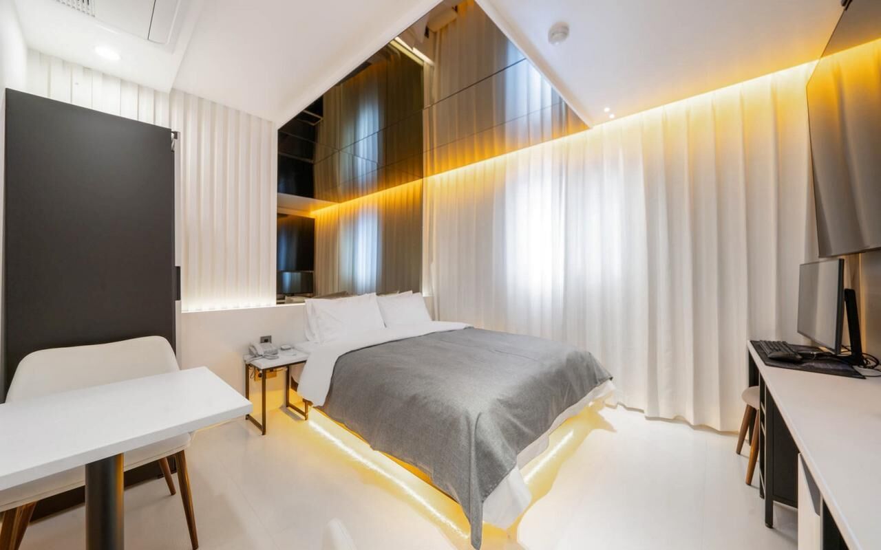 Premier Room