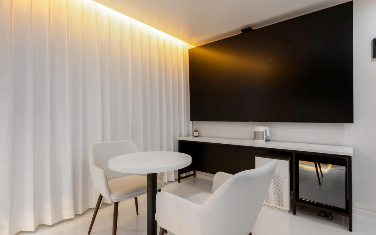 SuiteA (100-inch TV, High Performance PC, 5 OTT Services Free, Air Dresser, Air Purifier) | Dining