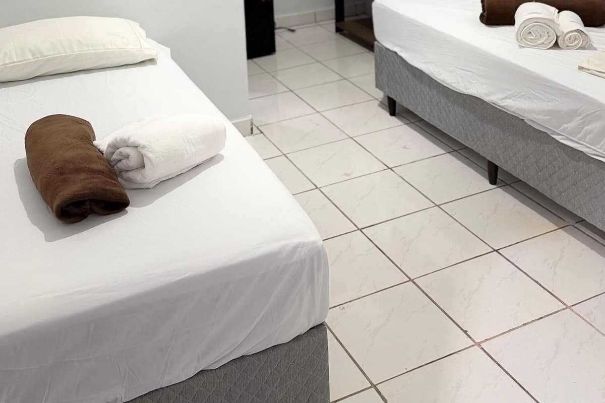 Comfort Twin Room | Laptop workspace, WiFi (free)
