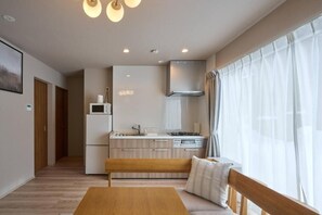 Apartemen Basic, 2 kamar tidur, pemandangan kota | Dapur pribadi