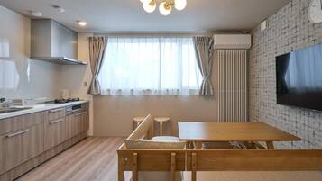 Basic Apartment, 2 Bedrooms, City View | Interior