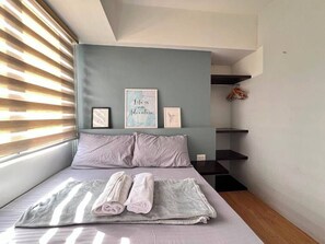 Internet, bed sheets - Athena Suites in IT Park (Cebu City)