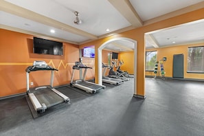 Fitness facility - Landing | Incredible 1BD, Clubhouse (Irving)