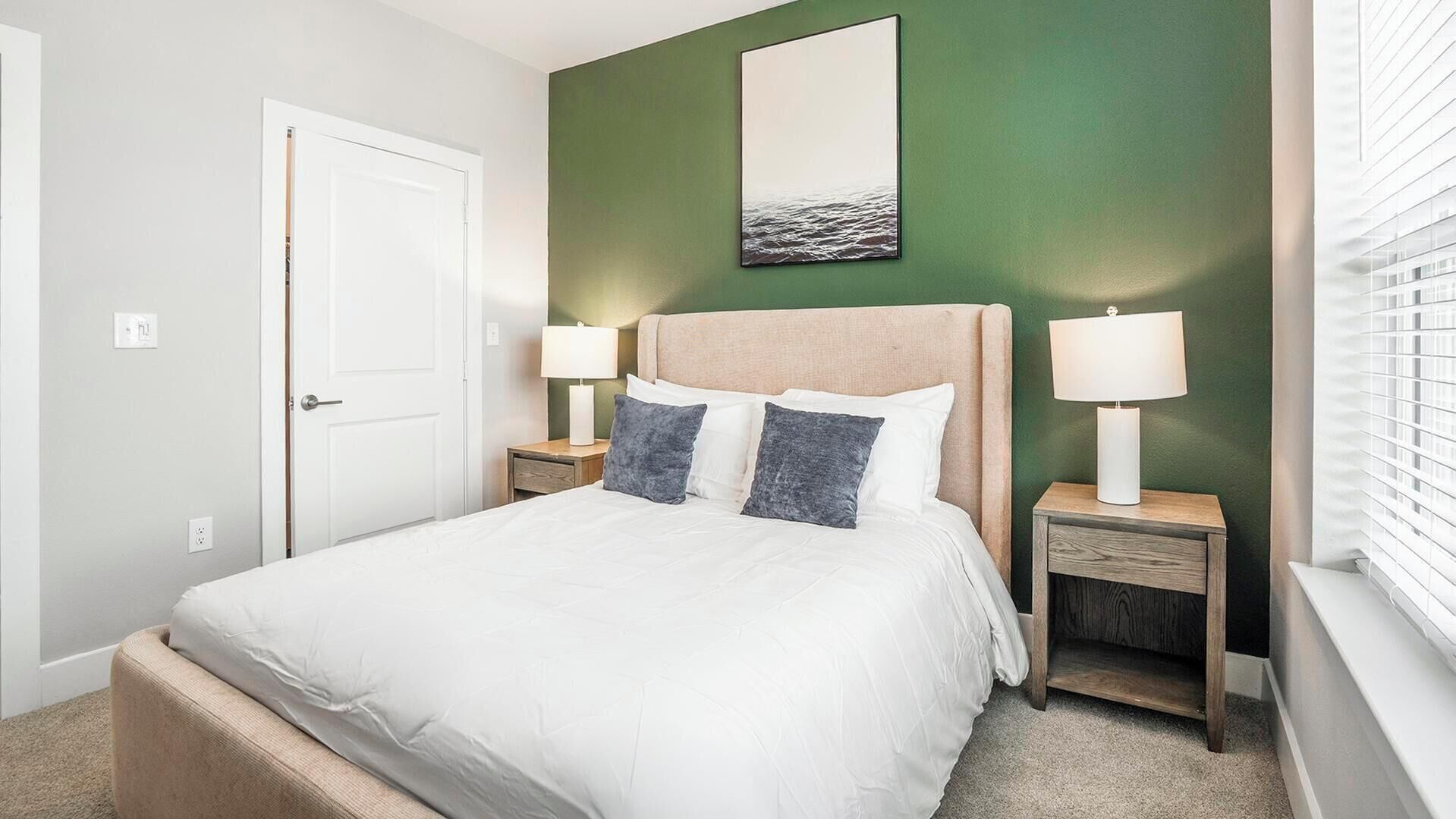 2 bedrooms, desk, iron/ironing board, WiFi