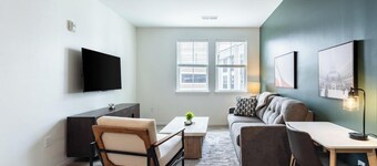 Landing | Spectacular 1BD in Steelpointe Harbor