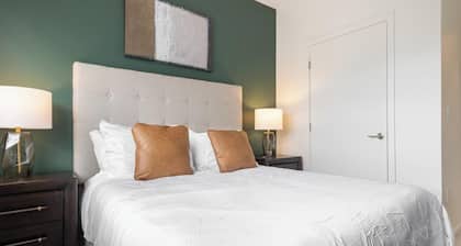 Landing | Stylish 2BD in Steelpointe Harbor