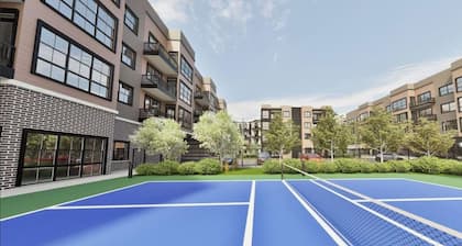 Landing | Stylish 2BD in Steelpointe Harbor