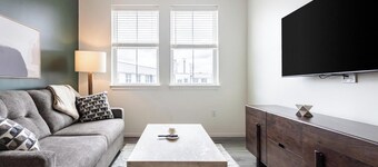 Landing | Modern 2BD in Steelpointe Harbor