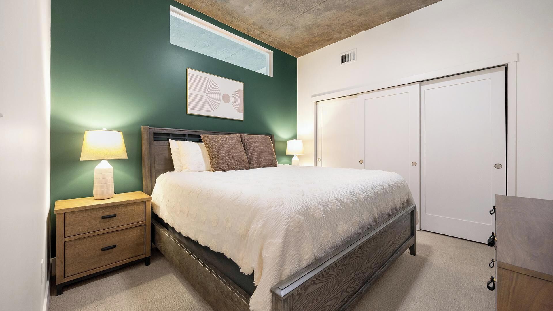 1 bedroom, desk, iron/ironing board, WiFi