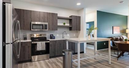 Landing | Incredible 2BD in Steelpointe Harbor
