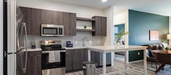 Landing | Incredible 2BD in Steelpointe Harbor