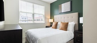 Landing | Modern 2BD in Steelpointe Harbor