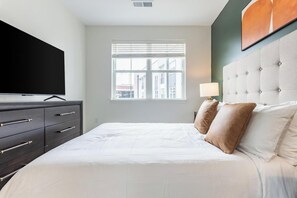 1 bedroom, desk, iron/ironing board, WiFi