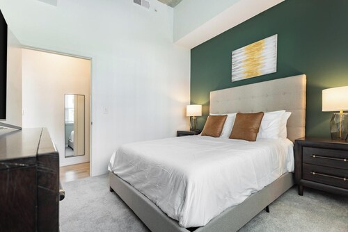Landing | Modern 1BD in Steelpointe Harbor