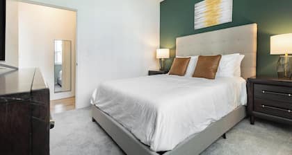 Landing | Modern 1BD in Steelpointe Harbor
