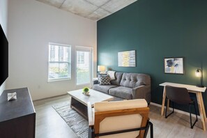 Smart TV - Landing | Modern 1BD in Steelpointe Harbor (Bridgeport)