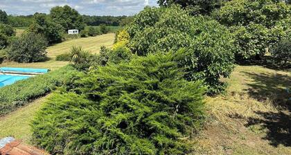 Farmhouse sleeps 12 - Pool, Table Tennis, Parking
