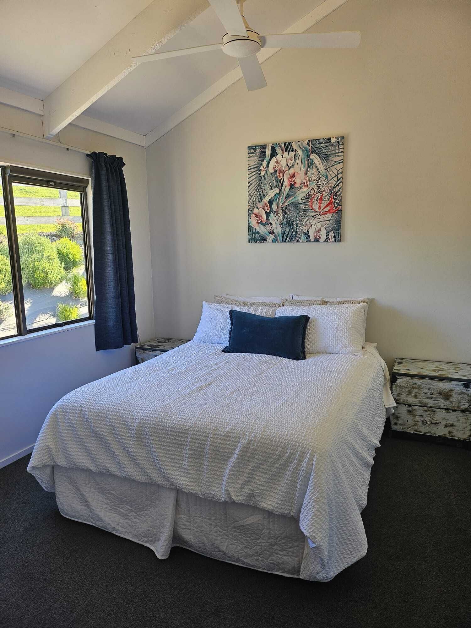 2 bedrooms, desk, travel cot, free WiFi
