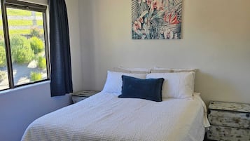 2 bedrooms, desk, travel cot, free WiFi