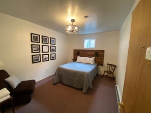 7 bedrooms, iron/ironing board, free WiFi, bed sheets - Country retreat with room for everyone! Sleeps up to 20 - great outdoor spaces (Whitehall)